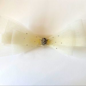 Oversize bow bridal belt